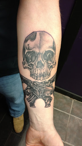 Tattoo Shop «Commitment Ink Tattoo & Body», reviews and photos, 1575 Thomaston Ave # 1, Waterbury, CT 06704, USA