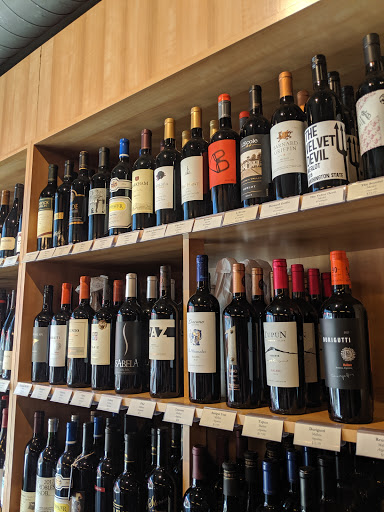 Wine Bar «Corkscrew Wine & Cheese», reviews and photos, 3908 Farnam St, Omaha, NE 68131, USA