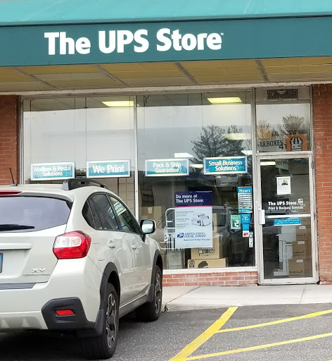 Shipping and Mailing Service «The UPS Store», reviews and photos, 41 Crossroads Plaza, West Hartford, CT 06117, USA