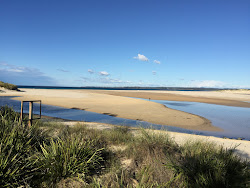 Photo de Conjola Beach avec rivage droit, long