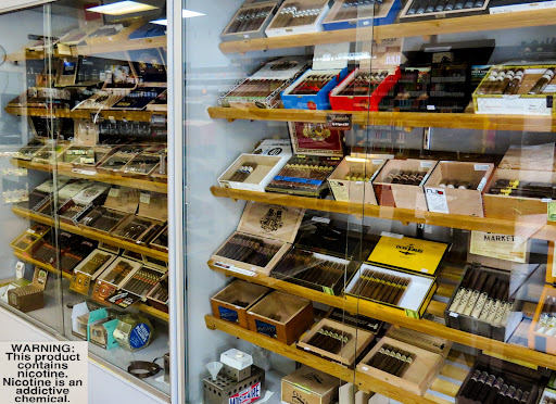 Tobacco Shop «Edmonds Smoke Shop», reviews and photos, 9794 Edmonds Way, Edmonds, WA 98020, USA