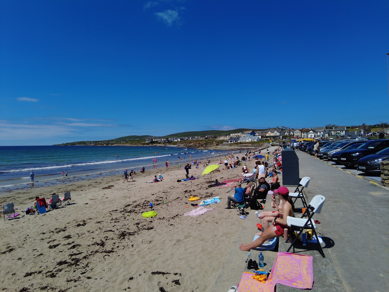 Foto von Ballyheigue Beach mit beiger sand Oberfläche