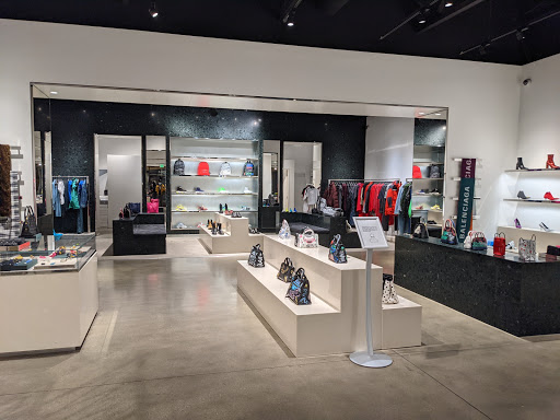 Shopping Mall «Desert Hills Premium Outlets», reviews and photos, 48400 Seminole Dr, Cabazon, CA 92230, USA