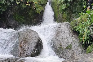 chiseni waterfall image