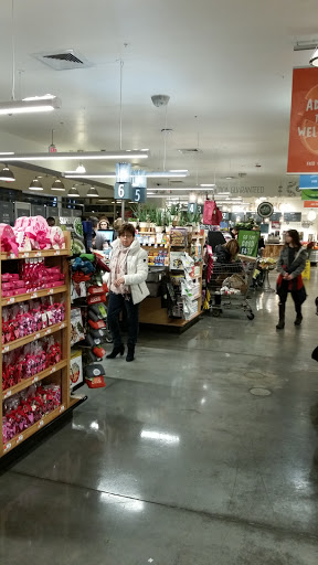 Grocery Store «Whole Foods Market», reviews and photos, Whole Foods Market, 110 Bloomingdale Rd, White Plains, NY 10605, USA