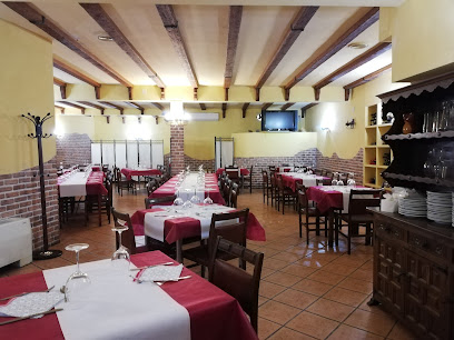 Bar Restaurante Morris, Hostal - C. Mayor, 17, 19161 Pozo de Guadalajara, Guadalajara, Spain
