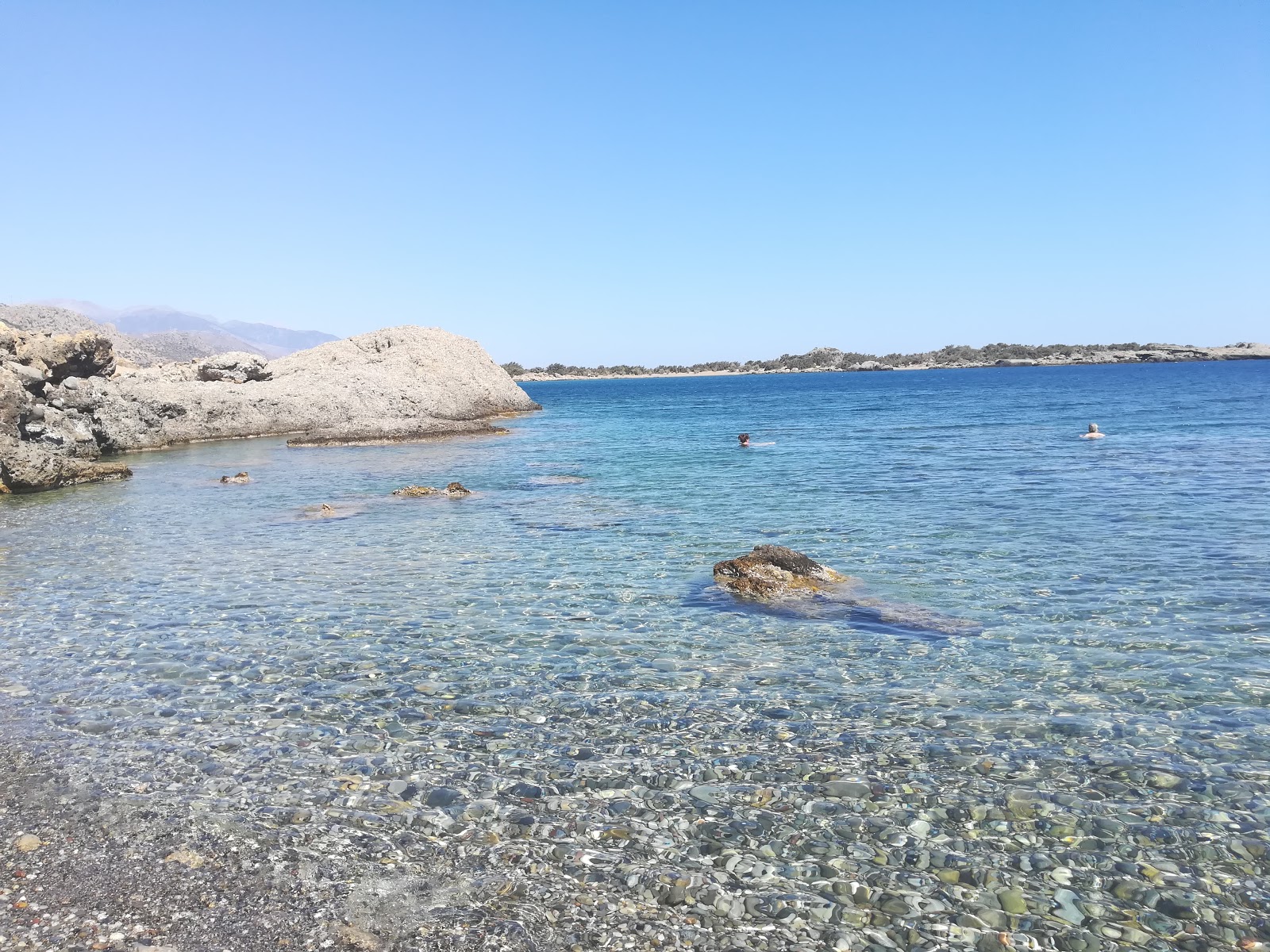 Foto av Wild Beach och dess vackra landskap