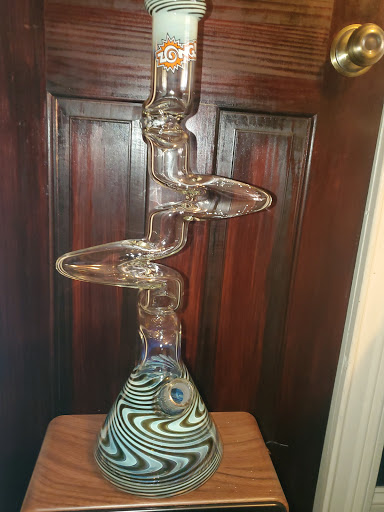 Tobacco Shop «Gotham Smoke & Novelty Shop», reviews and photos, 681 E Jericho Turnpike, Huntington Station, NY 11746, USA