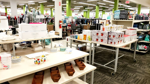 Clothing Store «Burlington Coat Factory», reviews and photos, 3333 N State Rd 7, Lauderdale Lakes, FL 33319, USA