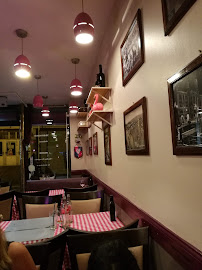 Atmosphère du Restaurant italien Trattoria dell'isola sarda à Paris - n°5