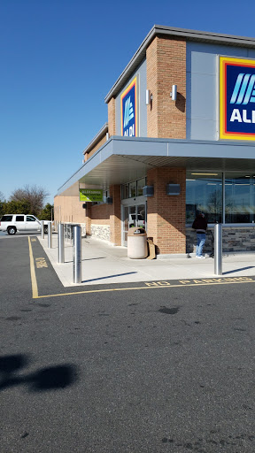 Supermarket «ALDI», reviews and photos, 746 S Philadelphia Blvd, Aberdeen, MD 21001, USA