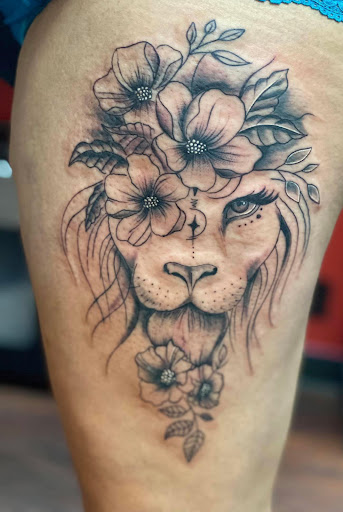 Explore thigh tattoo ideas for women, creative tattoo ideas in Belgrade, available at The Loyal Sparrow Tattoo and Piercing