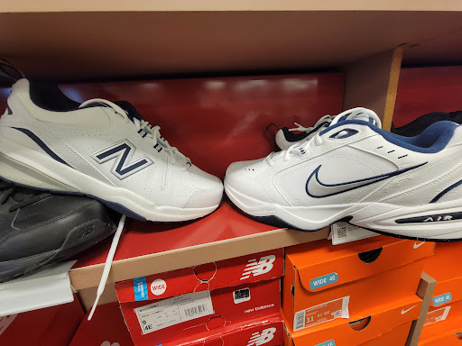 Shopping Mall «Birch Run Premium Outlets», reviews and photos, 12240 S Beyer Rd, Birch Run, MI 48415, USA