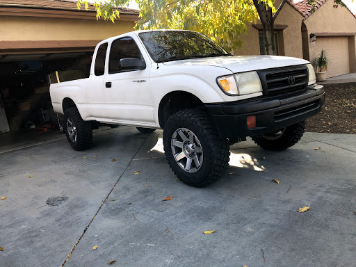 Tire Shop «Community Tire Pros and Auto Repair», reviews and photos, 12251 N 51st Ave, Glendale, AZ 85304, USA