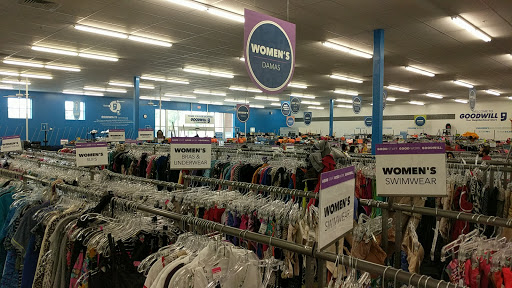 Thrift Store «99th & Buckeye Goodwill Retail Store & Donation Center», reviews and photos, 2933 S 99th Ave, Tolleson, AZ 85353, USA