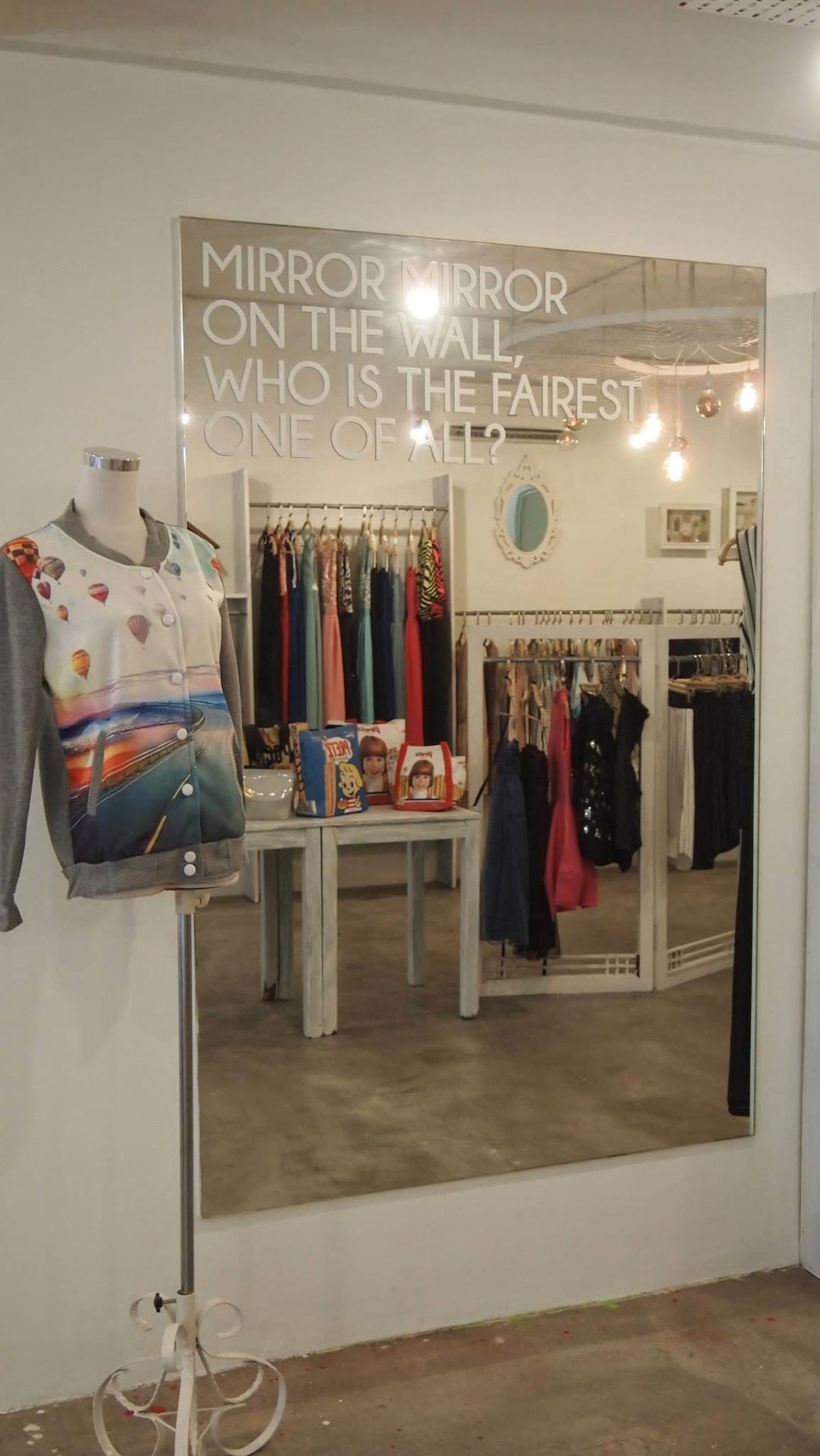 Mirror Fashion Gallery