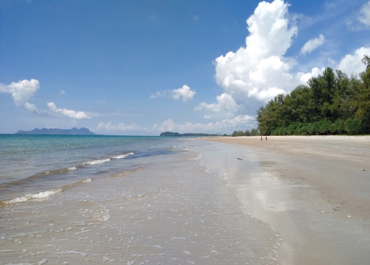 Photo de Hat Yao Beach situé dans une zone naturelle