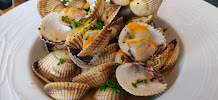 Plats et boissons du Restaurant de spécialités à base de poisson-pêcheur Le Mathurin du bateau à l'assiette à Saint-Valery-sur-Somme - n°18