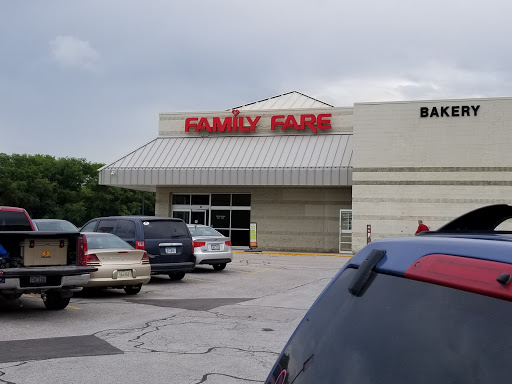 Grocery Store «Family Fare Supermarket», reviews and photos, 1801 Valley View Dr, Council Bluffs, IA 51503, USA