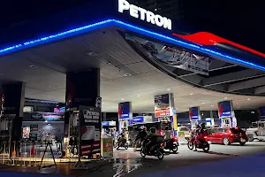 Petron 24 Hour Gas Station | Diego Silang C-5 Taguig image