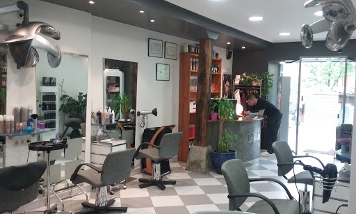 Peluquería Kris Auzmendi en Astigarraga, Guipúzcoa