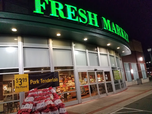 Shopping Mall «Mayfaire Town Center», reviews and photos, 6835 Conservation Way, Wilmington, NC 28405, USA