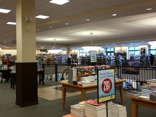 Book Store «Barnes & Noble», reviews and photos, 3 S Tunnel Rd, Asheville, NC 28805, USA