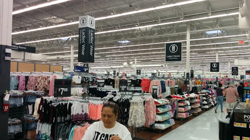 Department Store «Walmart Supercenter», reviews and photos, 9300 NW 77th Ave, Hialeah Gardens, FL 33016, USA