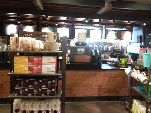 Grocery Store «Safeway», reviews and photos, 1801 W 11th St, Tracy, CA 95376, USA