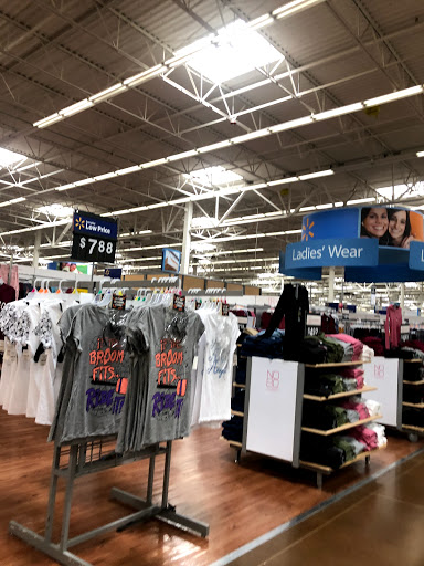 Department Store «Walmart Supercenter», reviews and photos, 1351 Veterans Pkwy, Clarksville, IN 47129, USA