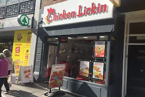 Chicken Lickin image