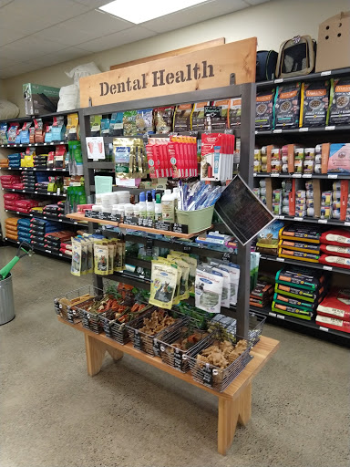 Pet Supply Store «Mud Bay», reviews and photos, 2100 SE 164th Ave, Vancouver, WA 98683, USA