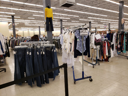 Discount Store «Discount Fashion Warehouse Northland», reviews and photos, 2727 Northland Plaza Dr, Columbus, OH 43231, USA