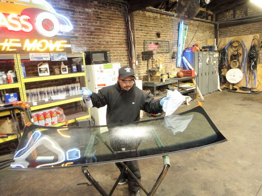 Auto Glass Shop «Auto Glass On The Move», reviews and photos, 728 E 12th St, Oakland, CA 94606, USA