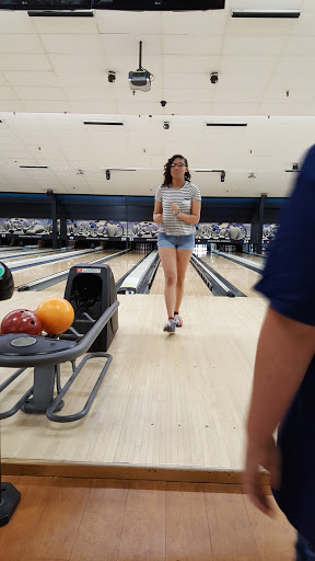 Bowling Alley «Freeway Lanes of Parma», reviews and photos, 12859 Brookpark Rd, Cleveland, OH 44130, USA