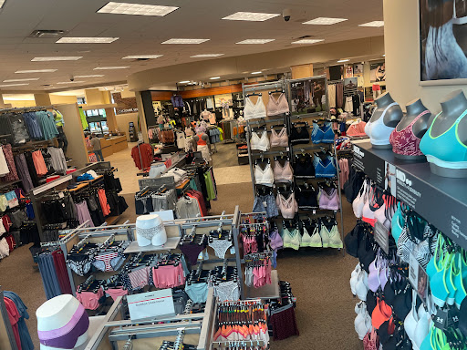 Sporting Goods Store «SCHEELS», reviews and photos, 6503 W 135th St, Overland Park, KS 66223, USA