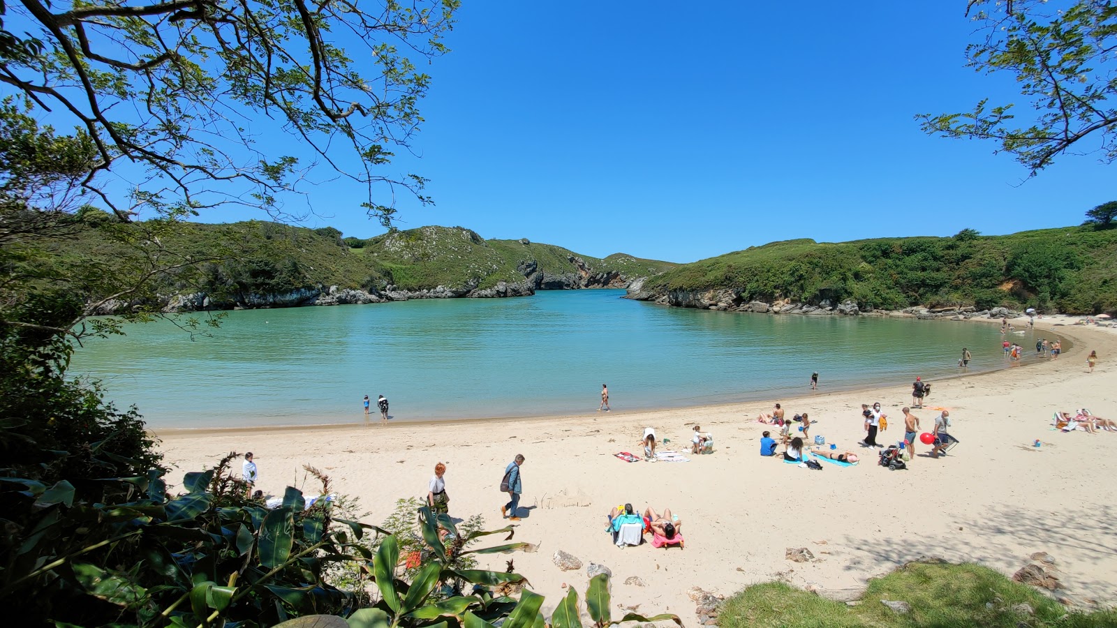 Photo de Plage de Poo zone des équipements