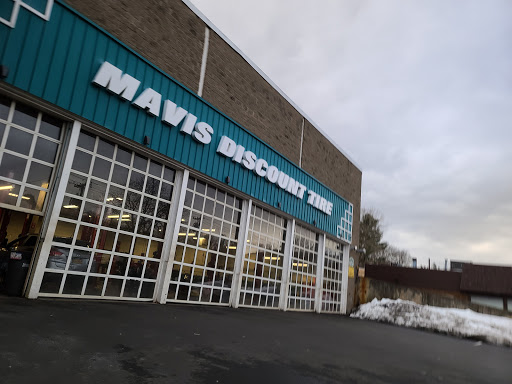 Tire Shop «Mavis Discount Tire», reviews and photos, 186 N Bedford Rd, Mt Kisco, NY 10549, USA