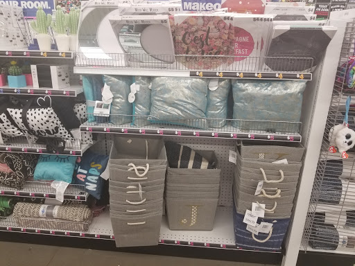 Variety Store «Five Below», reviews and photos, 14635 W 119th St, Olathe, KS 66062, USA