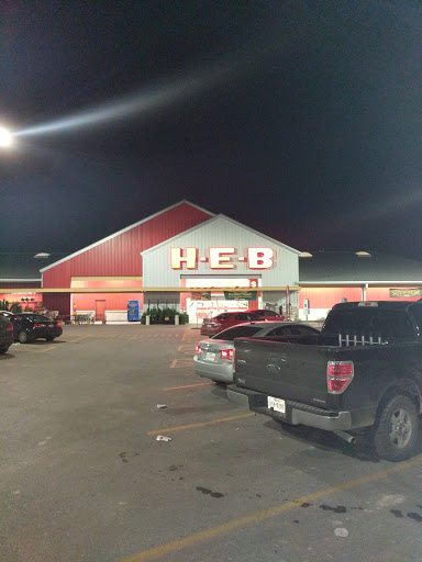 Grocery Store «H-E-B Grocery», reviews and photos, 107 N Sunset Strip St, Kenedy, TX 78119, USA