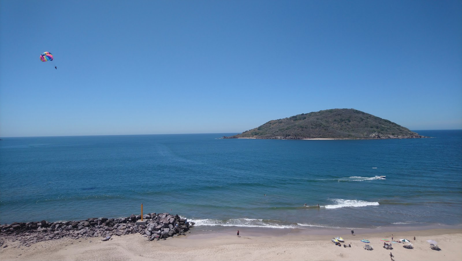 Foto von Pajaros beach mit sehr sauber Sauberkeitsgrad