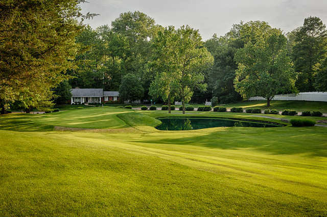 Four Seasons Country Club - Chesterfield