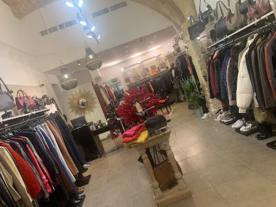 Elle.... Tout Simplement | Friperie de Luxe à Montpellier