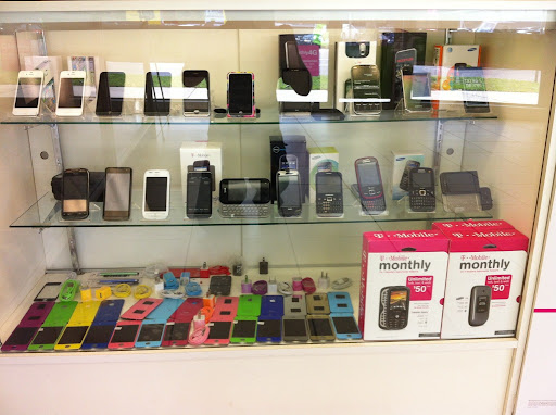 Electronics Repair Shop «Cell Fix Inc», reviews and photos, 8601 N Florida Ave, Tampa, FL 33604, USA