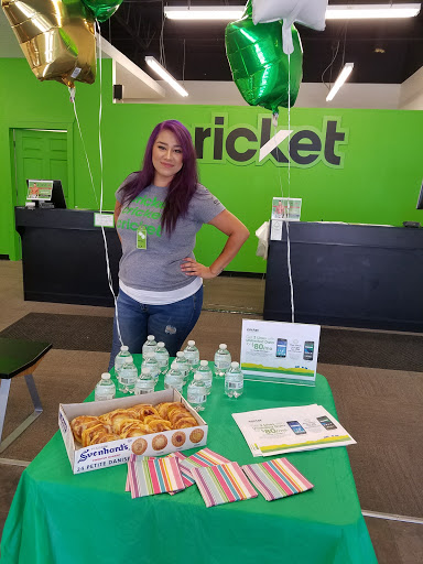 Cell Phone Store «Cricket Wireless Authorized Retailer», reviews and photos, 1240 Ken Pratt Blvd, Longmont, CO 80501, USA