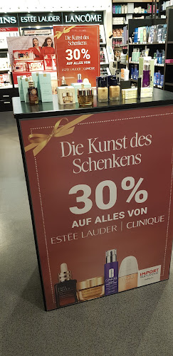 Rezensionen über Import Parfumerie Dietlikon Industriestrasse in Zürich - Kosmetikgeschäft
