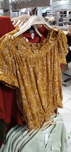 Fashion Accessories Store «Papaya Factory Outlet», reviews and photos, 8200 Vineland Ave # 1240, Orlando, FL 32821, USA