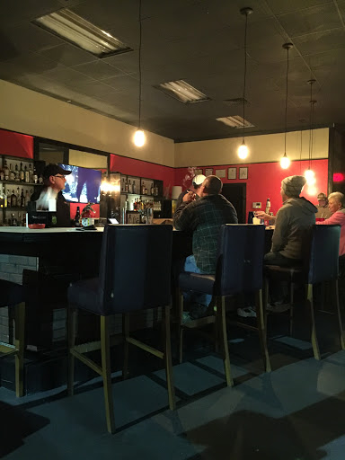 Gay Bar «The Veaux Bar & Grill», reviews and photos, 285 Oak St, Biloxi, MS 39530, USA