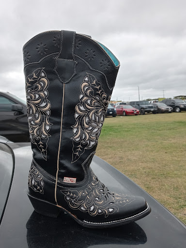 Flea Market «Flea Mart», reviews and photos, 12280 TX-16, San Antonio, TX 78224, USA