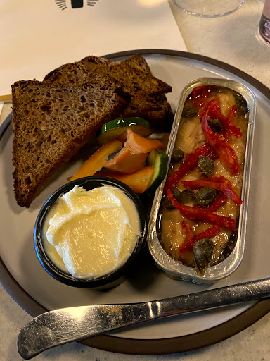 Wine Store «Dedalus Wine Shop, Market & Wine Bar», reviews and photos, 388 Pine St, Burlington, VT 05401, USA